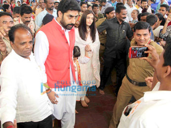 Abhishek Bachchan, Aishwarya Rai Bachchan visit Siddhivinayak temple on their wedding anniversary