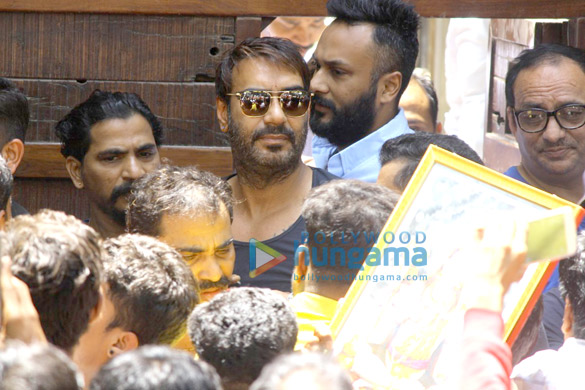 Ajay Devgn meets his fans on his birthday Ajay Devgn meets his fans on his birthday