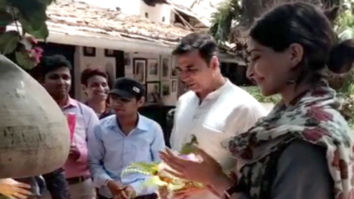 Akshay Kumar and Sonam Kapoor received a grand party from the locals of MP and here’s why!