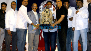 Akshay Kumar launches the insurance scheme for movie stunt men