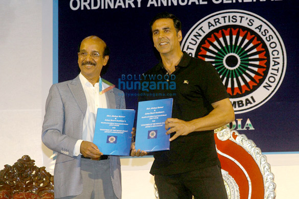 akshay kumar launches the insurance scheme for movie stunt men 6