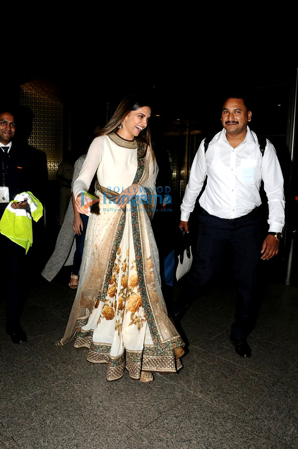 anil sanjay deepika and disha snapped at the airport 4