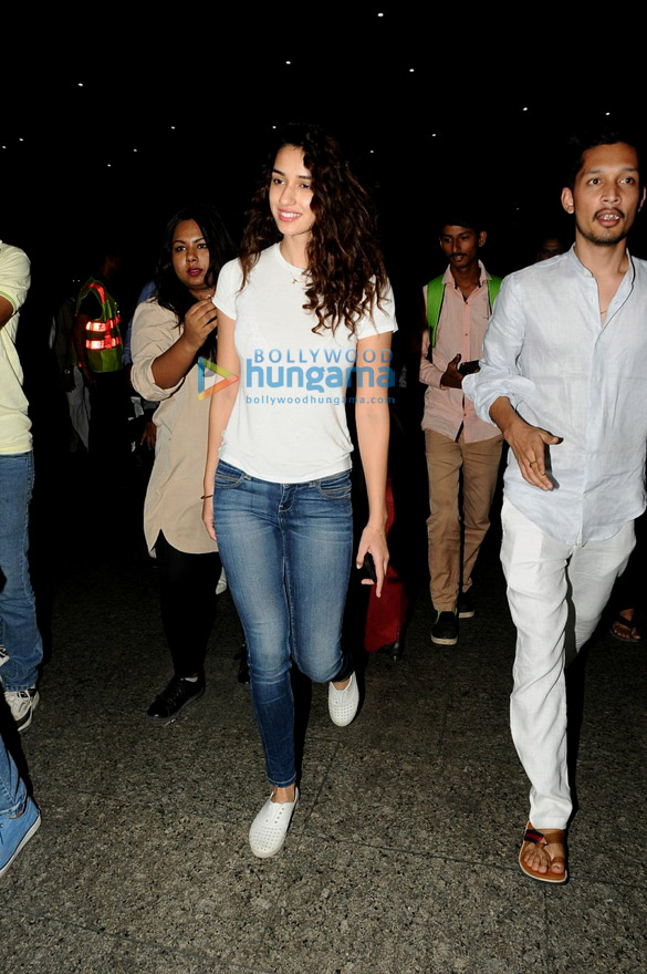 anil sanjay deepika and disha snapped at the airport 5