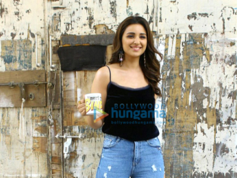 Ayushmann Khuranna and Parineeti Chopra snapped promoting their film 'Meri Pyaari Bindu'
