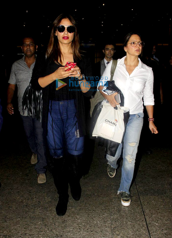 bipasha basu sohail khan and others return from dabang concert tour 1