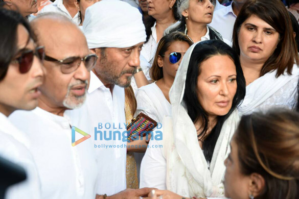 celebrities attend the last rites of vinod khanna in worli 21