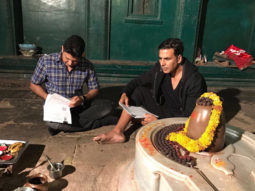 Check out: Akshay Kumar and Bhushan Kumar officially sign the contract for Mogul in Maheshwar temple
