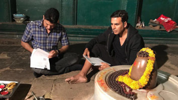Check out: Akshay Kumar and Bhushan Kumar officially sign the contract for Mogul in Maheshwar temple