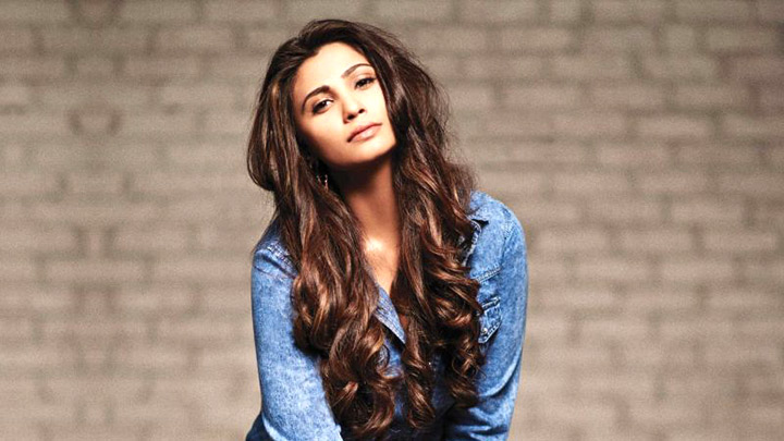 Daisy Shah Rehearses On The Breakup Song For Dabangg – The Tour Daisy Shah Rehearses On The Breakup Song For Dabangg – The Tour