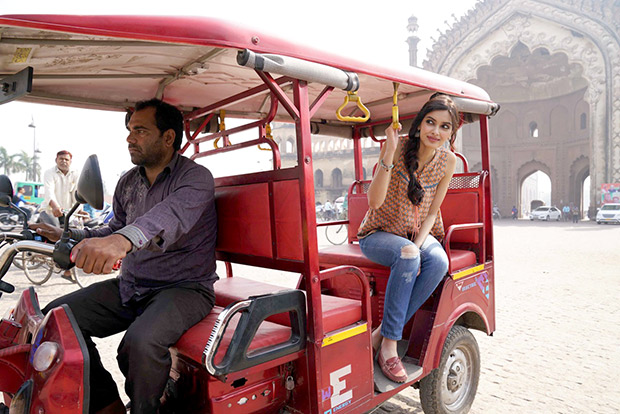 Diana Penty explores Lucknow in a rickshaw1