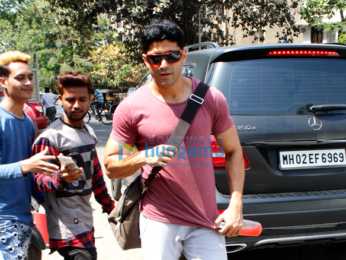 Farhan Akhtar snapped post his gym session in Bandra