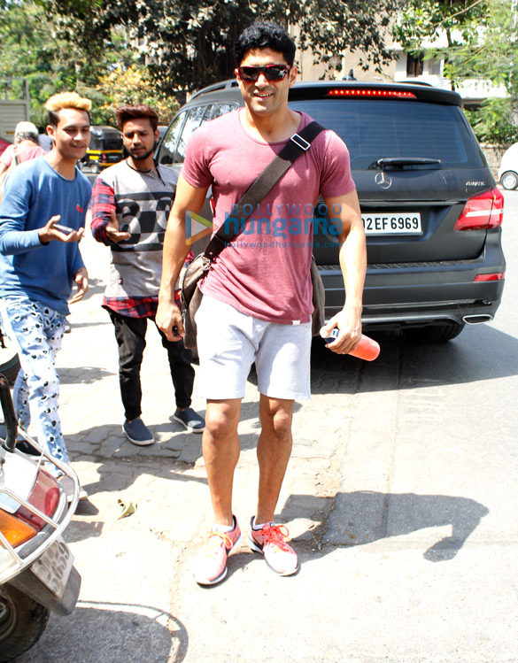 farhan akhtar snapped post gym session in bandra 3