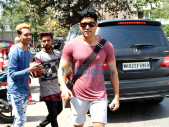 Farhan Akhtar snapped post his gym session in Bandra