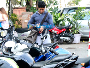 Farhan Akhtar snapped post his gym session in Bandra