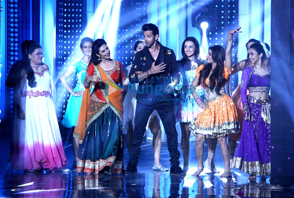hrithik roshan on the sets of nach baliye 4