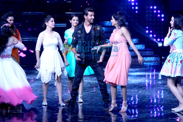 hrithik roshan on the sets of nach baliye 7