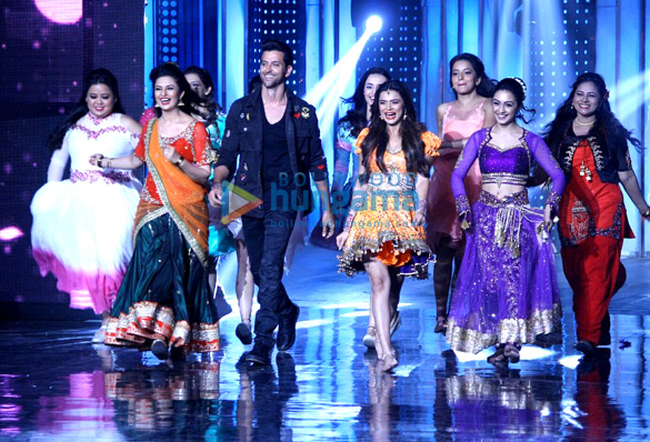 hrithik roshan on the sets of nach baliye 8