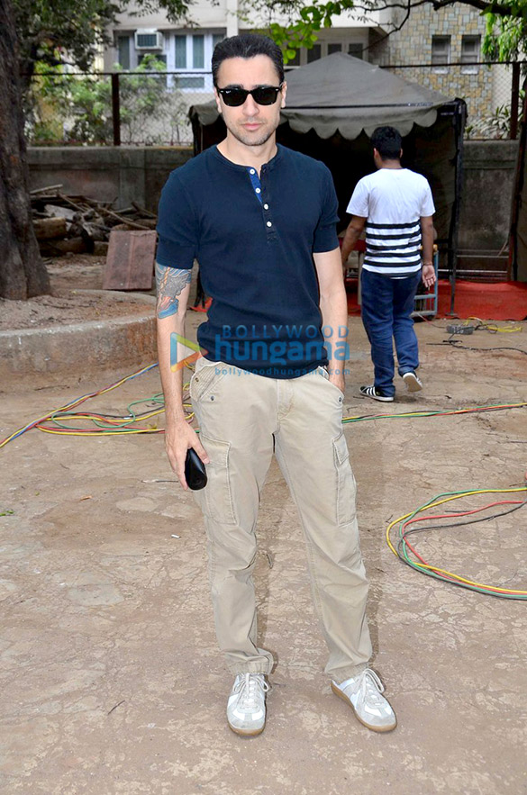 imran khan and nikhil advani shoot for the mini truck show 5