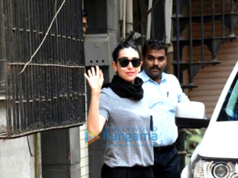 Kangana Ranaut & Karisma Kapoor snapped in Bandra