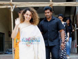 Kangna Ranaut snapped post Navratro pooja at her stylist friend Ami Patel’s house