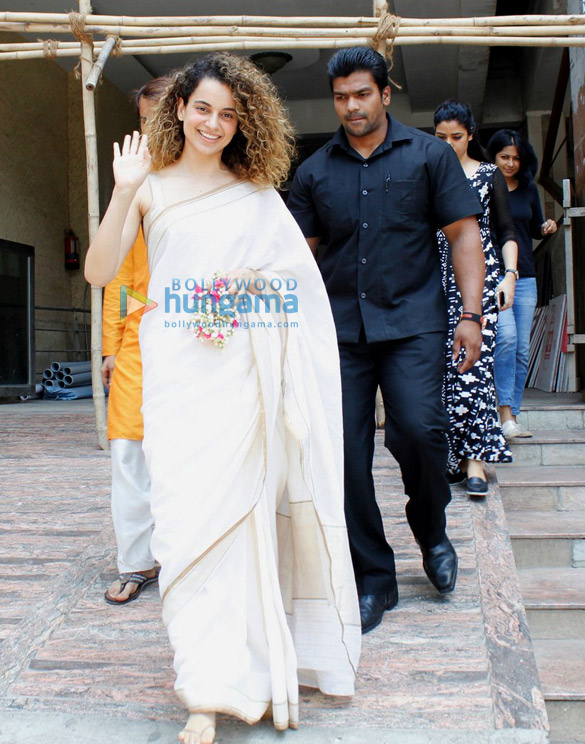 Kangna Ranaut snapped post Navratro pooja at her stylist friend Ami Patel’s house Kangna Ranaut snapped post Navratro pooja at her stylist friend Ami Patel’s house