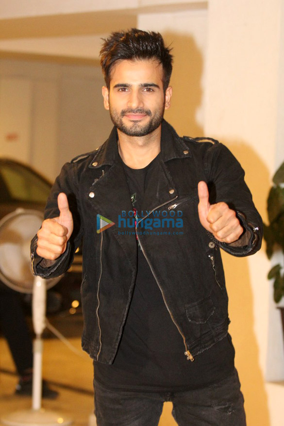 karan johar organises a bash 25