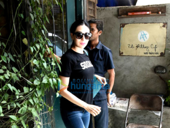 Karisma Kapoor & Anu Diwan snapped post lunch at Pali Village Cafe