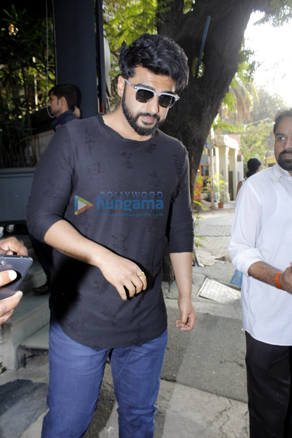 malaika arora arjun kapoor sussanne khan and others at a friends birthday brunch 2