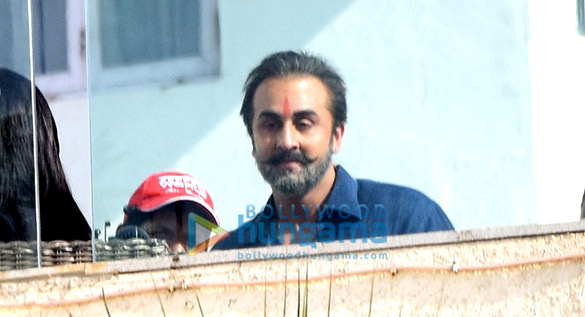 ranbir kapoor photographed in sanjay dutts get up 2
