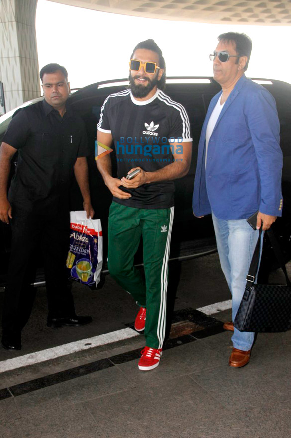 ranveer singh urvashi rautela and others snapped at the airport 8