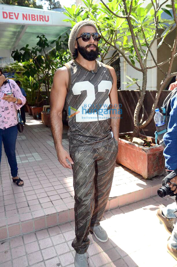 ranveer singh snapped at akro gym in bandra 4