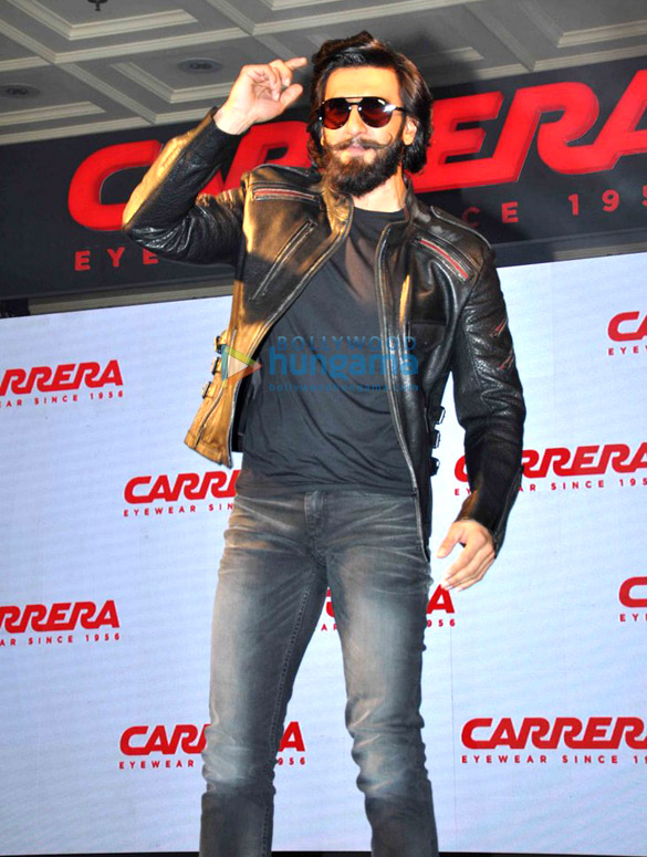 ranveer singh unveils carrera eye wear 7