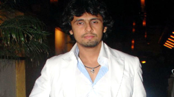 SHOCKING! Sonu Nigam challenges muslim cleric; agrees to shave his head for Rs. 10 lakhs