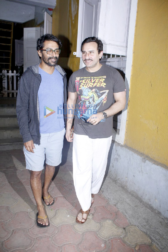 saif ali khan snapped post meeting in bandra 2