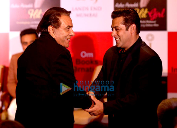 salman khan dharmendra jeetendra grace the launch of asha parekhs book the hit girl 7