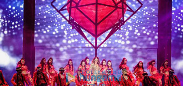 salman khan team perform at da bangg tour concert in melbourne 33 5