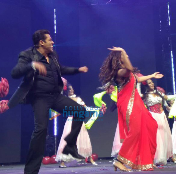salman team perform at da bangg tour concert 2