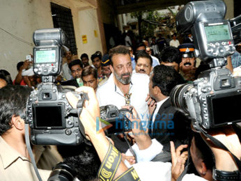 Sanjay Dutt makes a court appearance in Noorani case