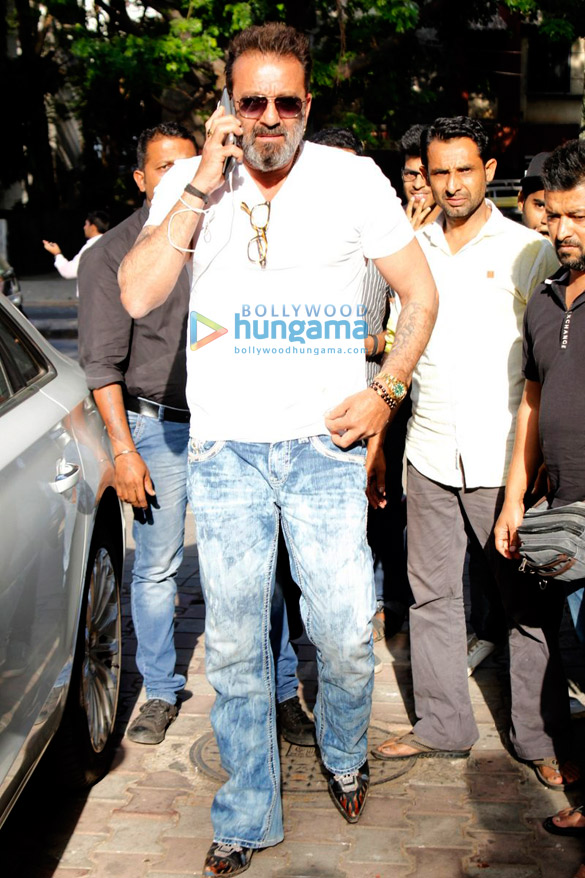 sanjay dutt snapped at vishesh films office 1