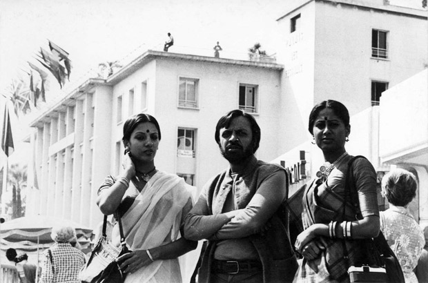 Shabana Azmi shares a throwback photo with Smita Patil and Shyam Benegal