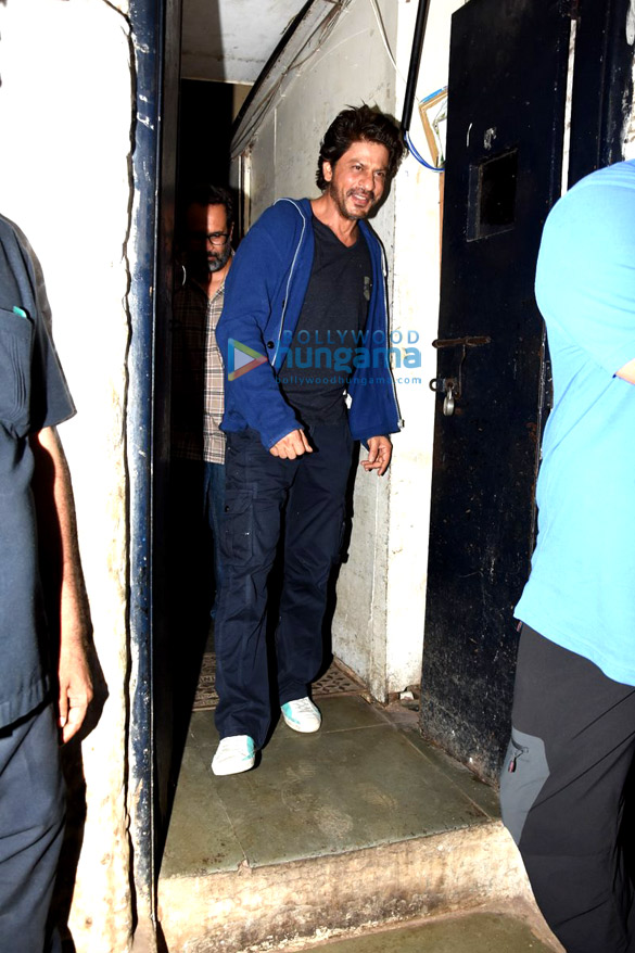 Shah Rukh Khan & Anand L Rai snapped post dinner at Olive Shah Rukh Khan & Anand L Rai snapped post dinner at Olive