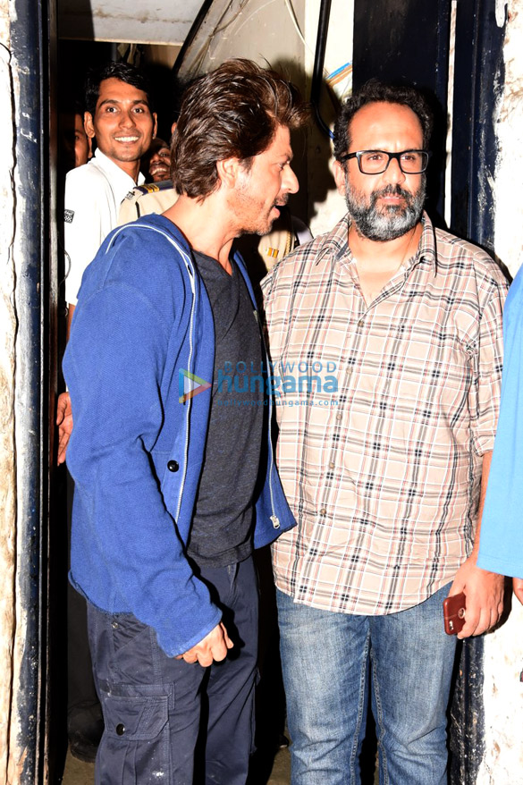 shah rukh khan anand l rai snapped post dinner at olive 5