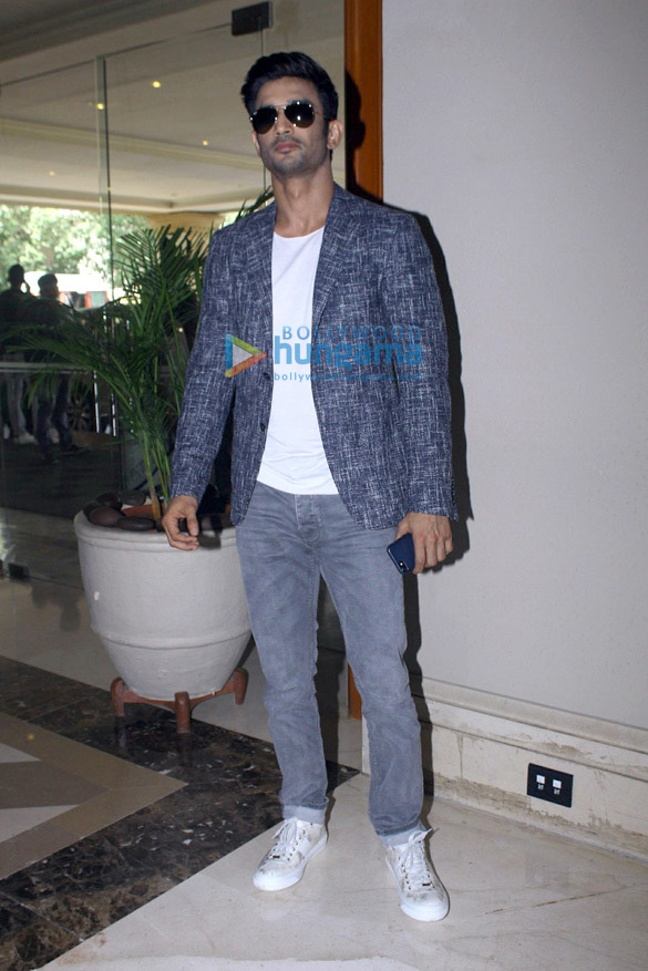 sushant singh rajput and kriti sanon snapped during the iifa voting day event 6