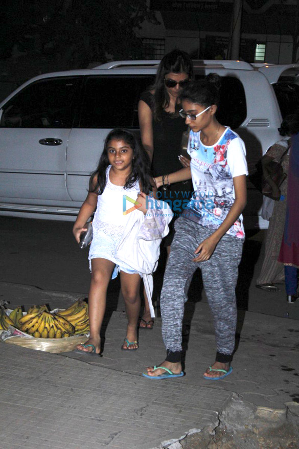 Sushmita Sen snapped with her daughters post a spa session in Bandra Sushmita Sen snapped with her daughters post a spa session in Bandra