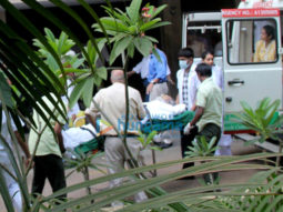 Vinod Khanna’s wife, brother and other family members snapped as the late actor’s body arrives home