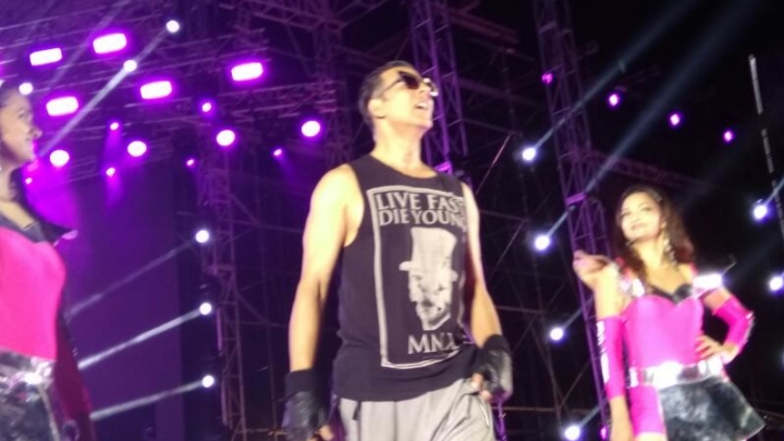 Akshay Kumar Interview On His ROCKING PERFORMANCE At Dabangg Tour Akshay Kumar Interview On His ROCKING PERFORMANCE At Dabangg Tour