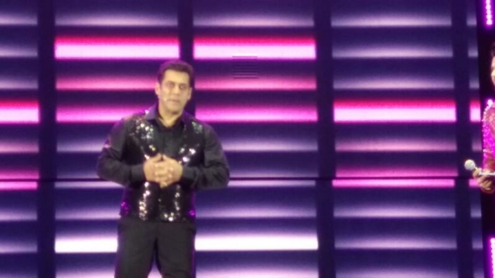 Salman Khan’s Interview On The CRAZY Response Of Dabangg Tour In Hong Kong Salman Khan’s Interview On The CRAZY Response Of Dabangg Tour In Hong Kong