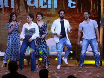 Aamir Khan and the 'Dangal' girls Fatima Sana Sheikh and Sanya Malhotra snapped on the sets of Sa Re Ga Ma