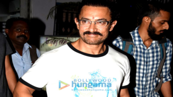 Aamir Khan snapped post collecting his new spectacles in Bandra