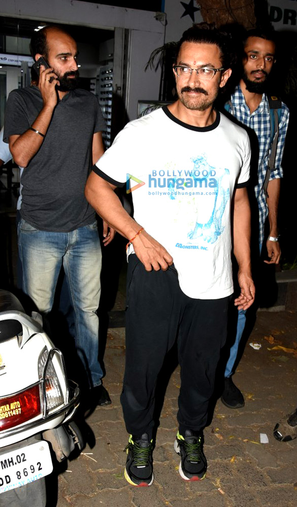 aamir khan snapped post in bandra 6